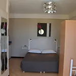 丽都海滩酒店 2* 耶尔